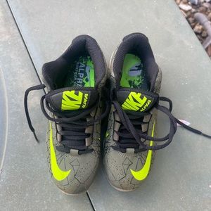 Boys Nike Alpha Cleats